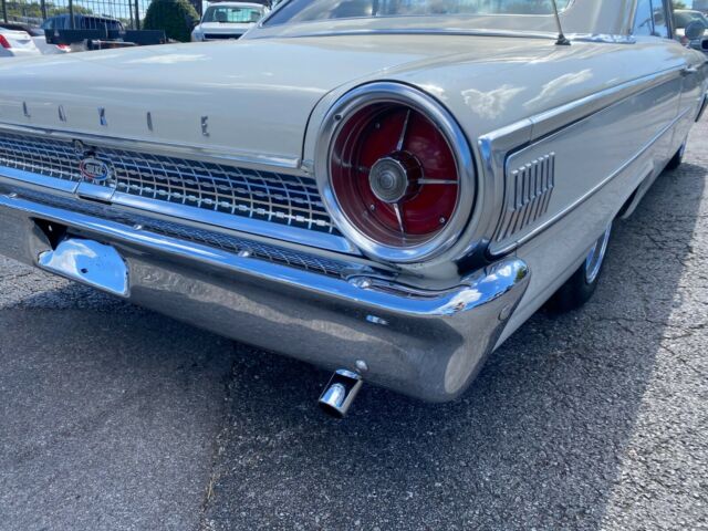 Ford Galaxie 1963 image number 41