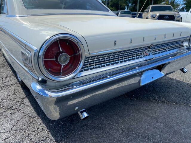 Ford Galaxie 1963 image number 42