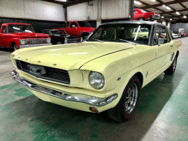 Ford Mustang 1966 image number 24