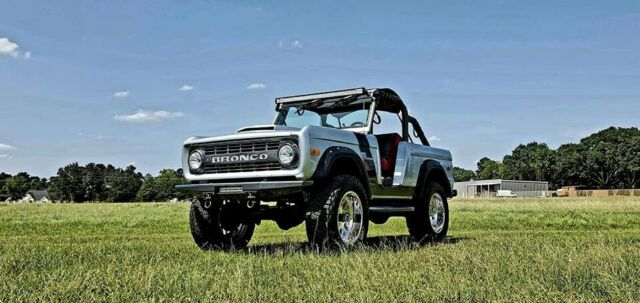 Ford Bronco 1976 image number 2