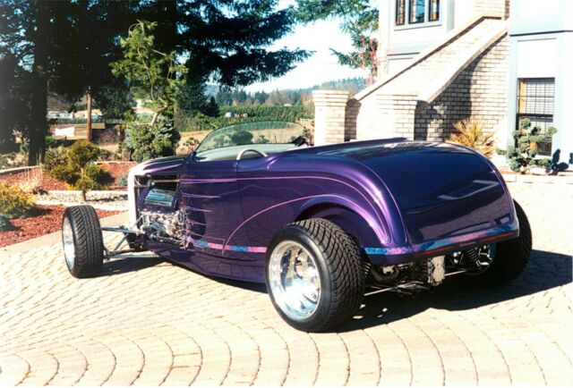 Ford Roadster 1932 image number 2