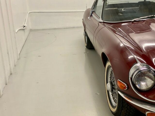 Jaguar E-Type 1974 image number 36