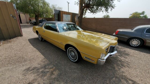 Ford Thunderbird 1972 image number 0