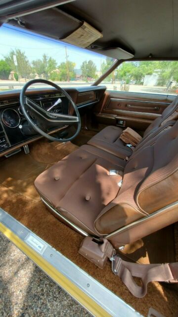 Ford Thunderbird 1972 image number 17