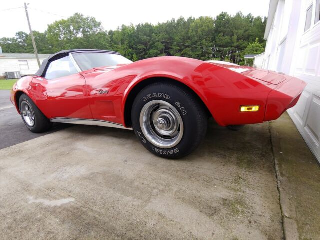 Chevrolet Corvette 1974 image number 2