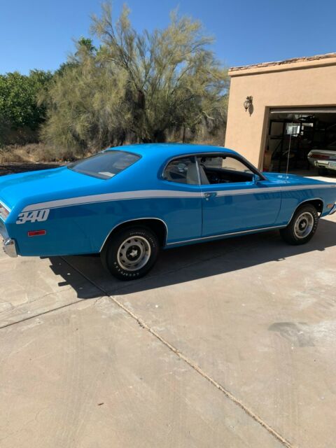 Plymouth Duster 1972 image number 18