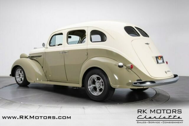 Plymouth Custom 1937 image number 31