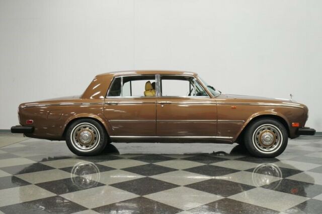 Rolls-Royce Silver Shadow 1975 image number 15