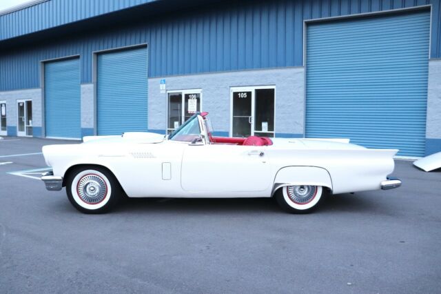 Ford Thunderbird 1957 image number 18