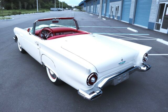 Ford Thunderbird 1957 image number 19