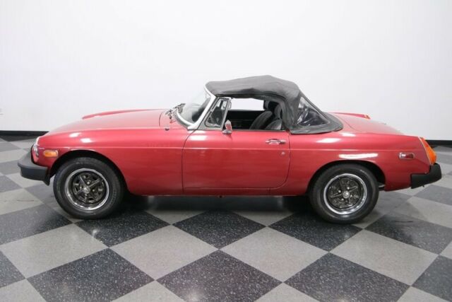 MG MGB 1975 image number 47