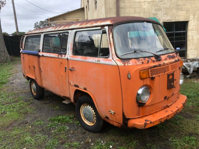 Volkswagen Bus/Vanagon 1975 image number 13