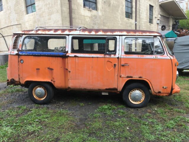 Volkswagen Bus/Vanagon 1975 image number 30