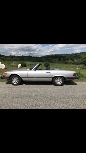 Mercedes-Benz 450SL 1977 image number 1