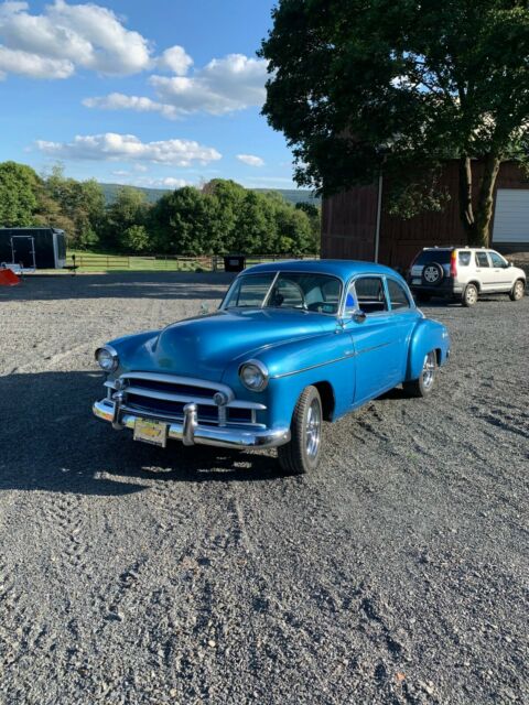 Chevrolet Styleline Deluxe 1950 image number 1