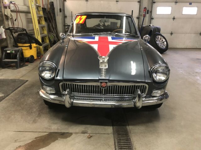 MG MGB 1967 image number 10