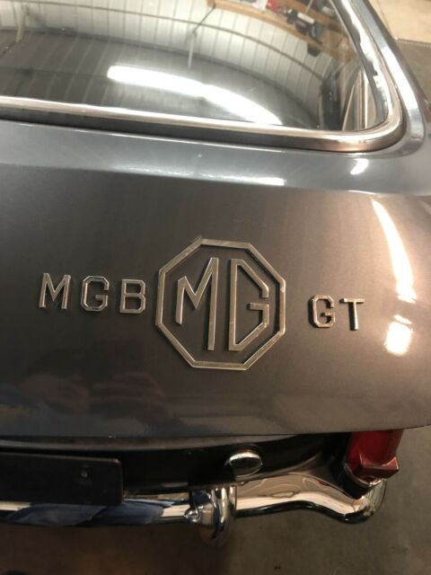 MG MGB 1967 image number 13