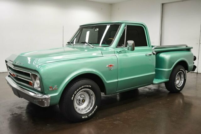 Chevrolet C-10 1967 image number 2