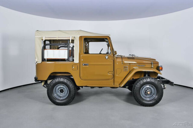 Toyota FJ40 1979 image number 2