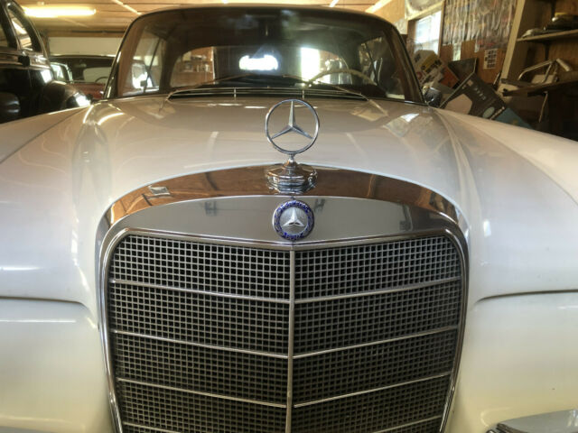 Mercedes-Benz 220 SE 1965 image number 0