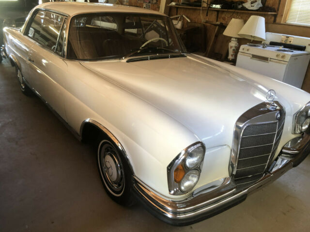 Mercedes-Benz 220 SE 1965 image number 1