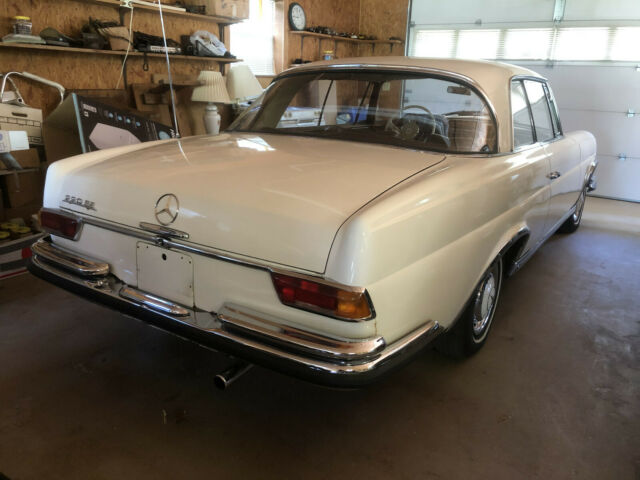 Mercedes-Benz 220 SE 1965 image number 16