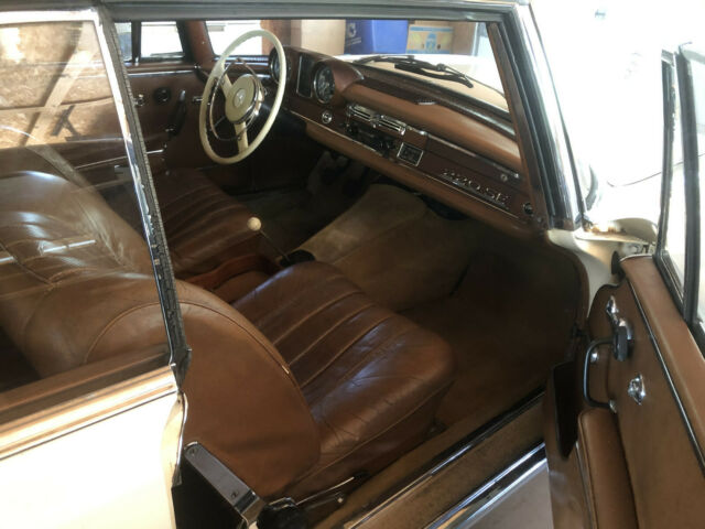 Mercedes-Benz 220 SE 1965 image number 20