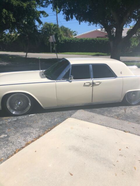 Lincoln Continental 1963 image number 1