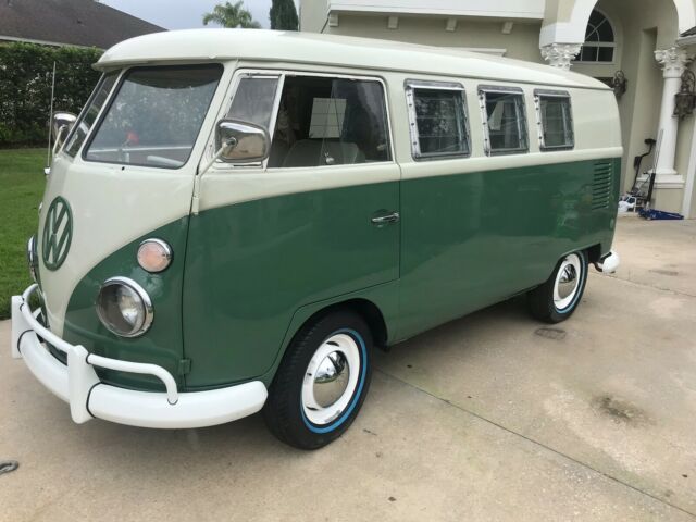 Volkswagen Bus/Vanagon 1965 image number 19