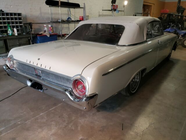 Ford Galaxie 500 1962 image number 1