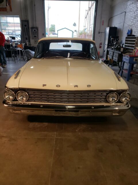 Ford Galaxie 500 1962 image number 3