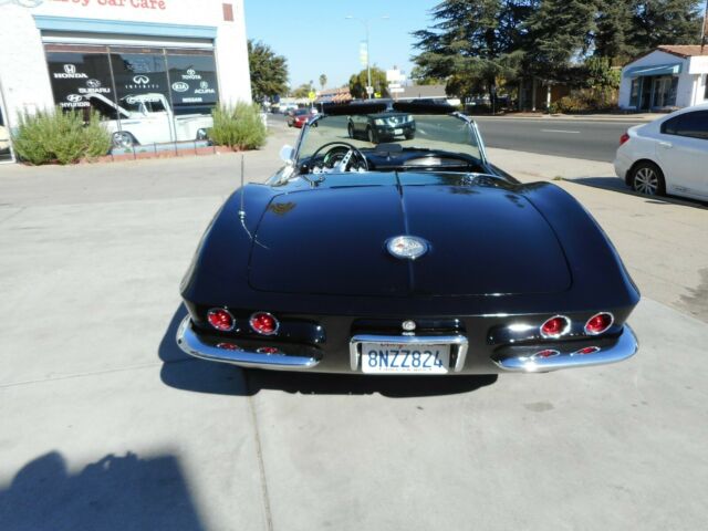 Chevrolet Corvette 1962 image number 13