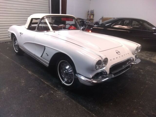 Chevrolet Corvette 1962 image number 1