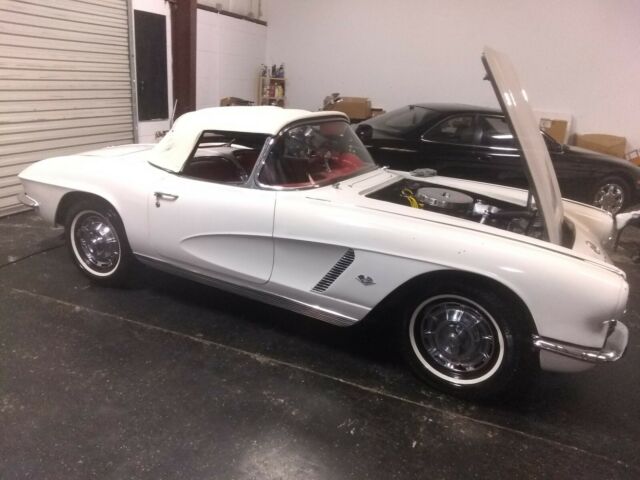 Chevrolet Corvette 1962 image number 2