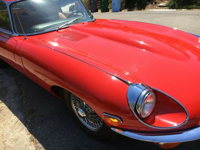 Jaguar E-Type 1969 image number 12