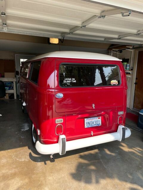 Volkswagen Bus/Vanagon 1971 image number 1