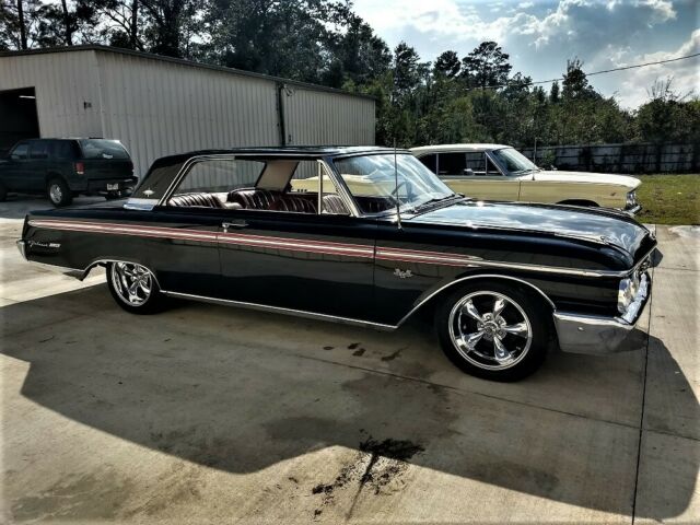 Ford Galaxie 1962 image number 12