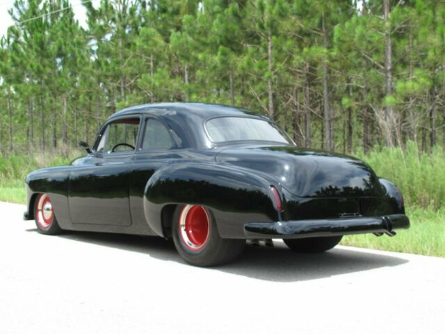 Chevrolet Business Coupe 1950 image number 3