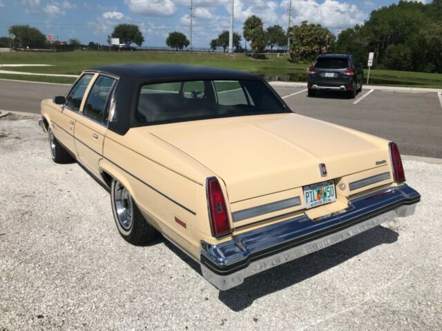 Oldsmobile Ninety-Eight 1978 image number 2