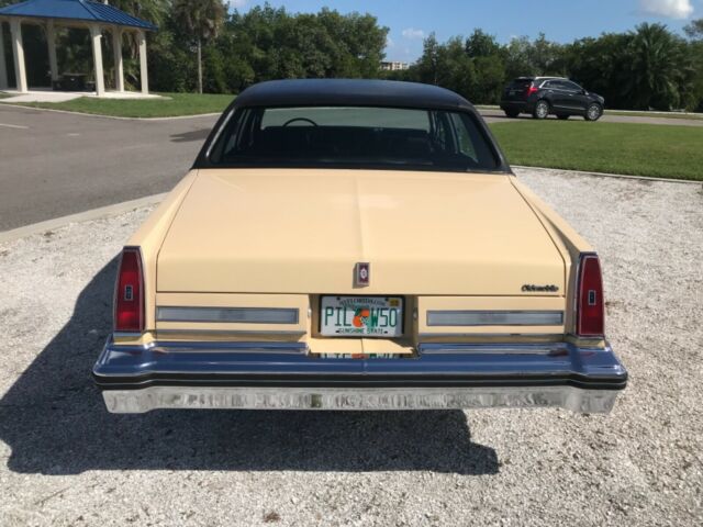 Oldsmobile Ninety-Eight 1978 image number 27