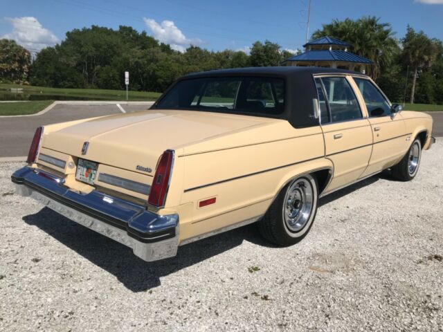 Oldsmobile Ninety-Eight 1978 image number 28