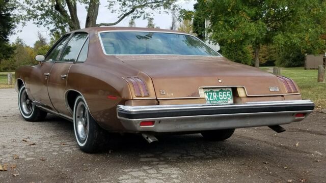 Pontiac Grand Am 1974 image number 2