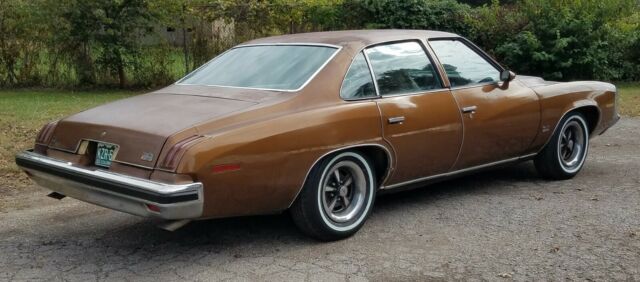 Pontiac Grand Am 1974 image number 27