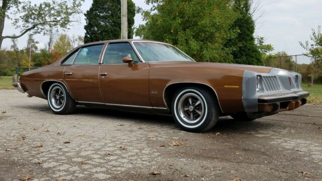 Pontiac Grand Am 1974 image number 29