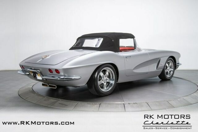 Chevrolet Corvette 1962 image number 11