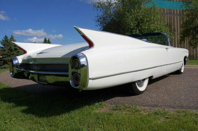 Cadillac Series 62 Convertible 1960 image number 40