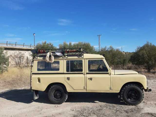 Land Rover Defender 1979 image number 29