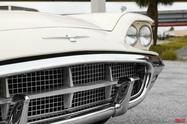 Ford Thunderbird 1960 image number 14