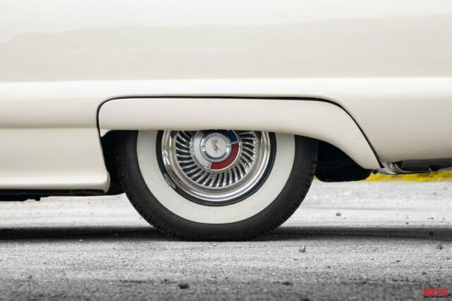 Ford Thunderbird 1960 image number 19