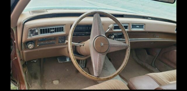 Cadillac DeVille 1975 image number 8